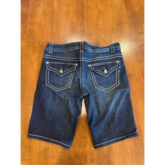 Woman’s Paisley sky bling Bermuda shorts - Picture 1 of 3